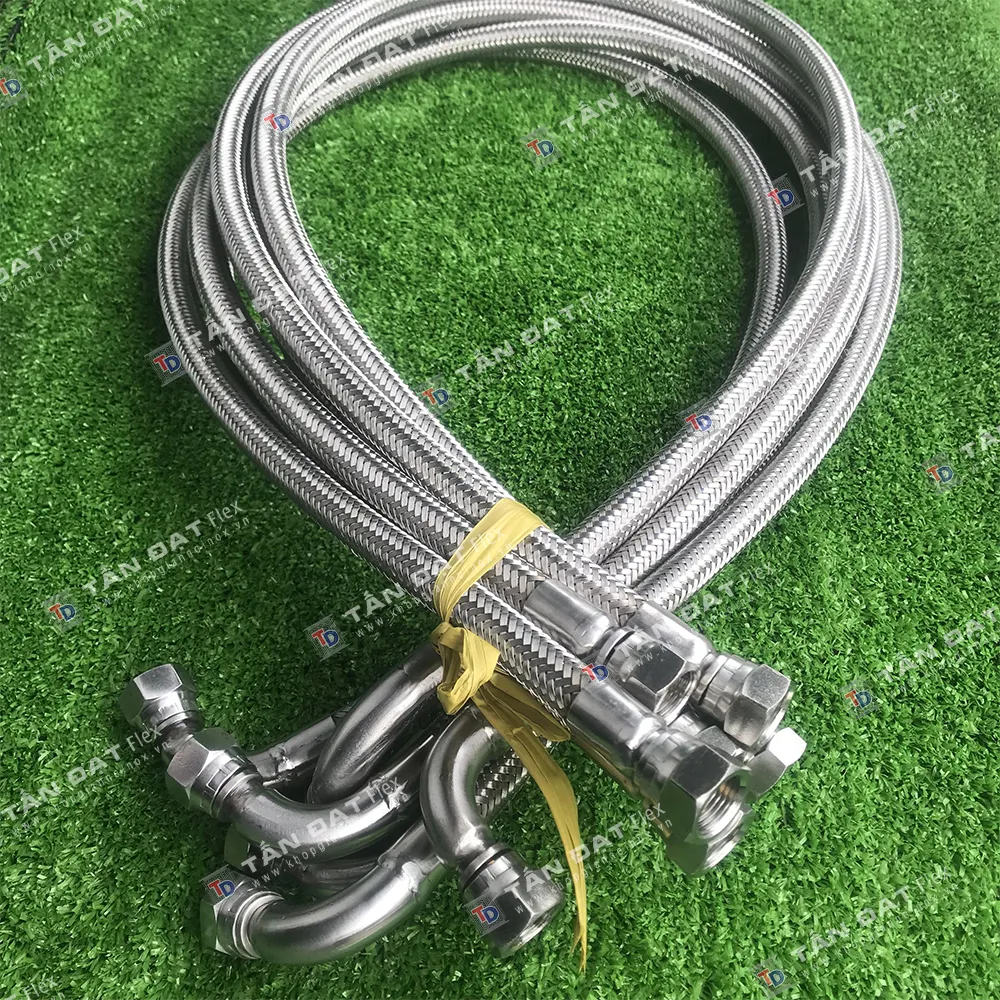 DN20 stainless steel flexible hose with one elbow end and one straight end – image 2
