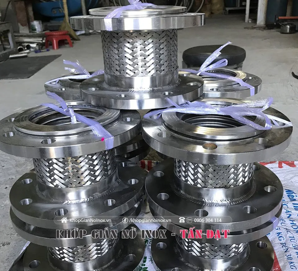 Khớp nối mềm kết nối mặt bích 10K inox một đầu cố định , một đầu xoay – ảnh 3