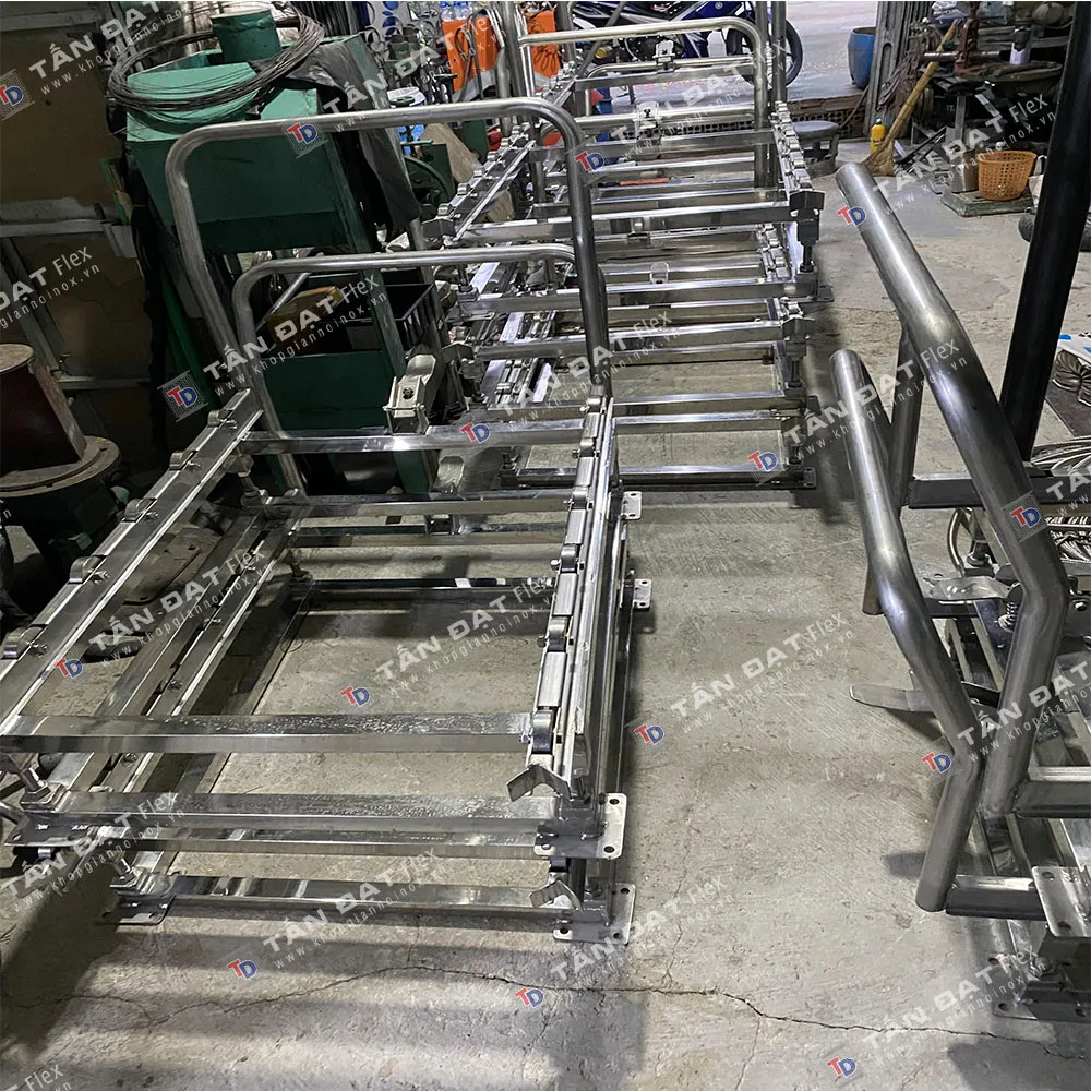 Custom trolley fabrication in HCMC upon request – image 1