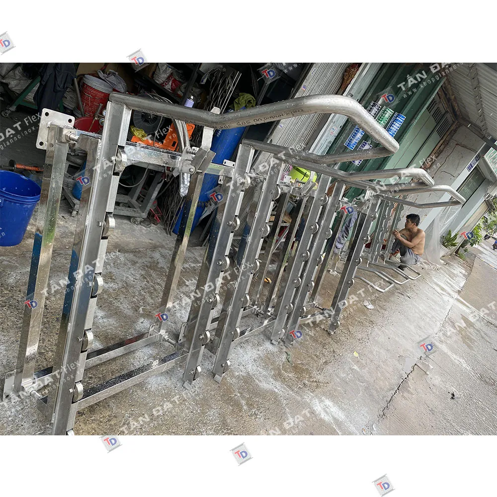 Custom trolley fabrication in HCMC upon request – image 3