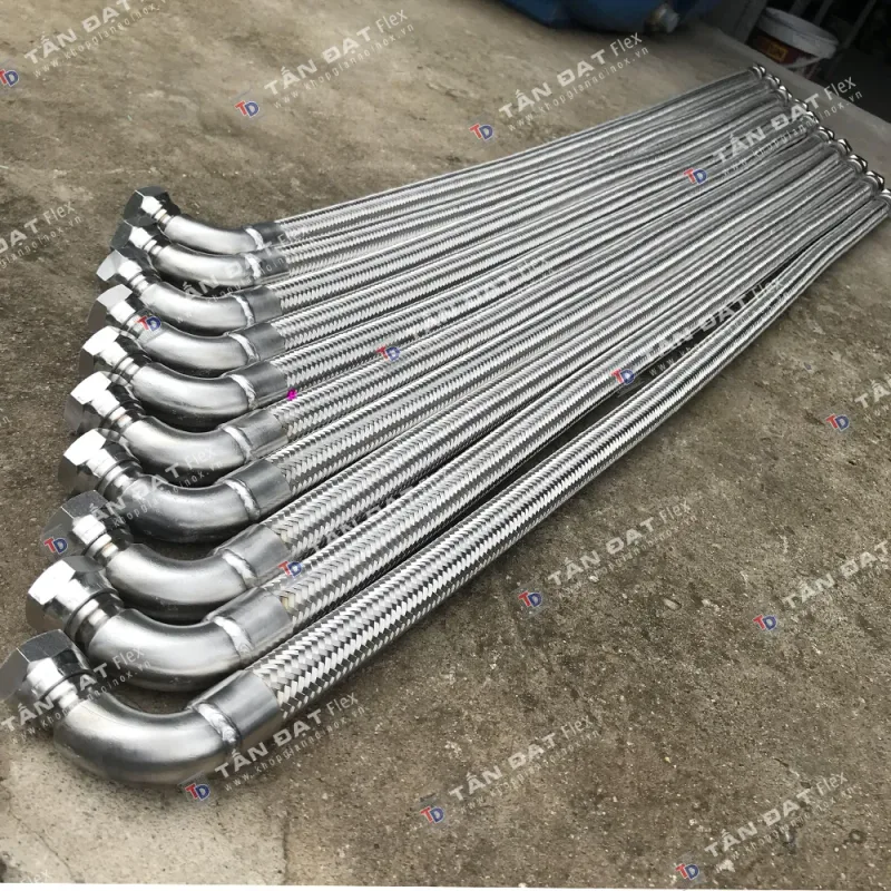Ống mềm inox kết nối 1 đầu cong 1 đầu thẳng inox DN25