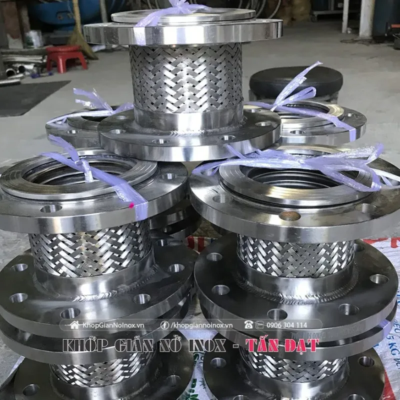 Khớp nối mềm DN100 kết nối 2 đầu MB JIS 10K inox 1 đầu cố định 1 đầu xoay