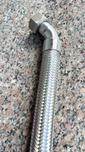Ống mền inox #DN25 Hàn 1 đầu co lơi 1 đầu thẳng ren trong côn lõm inox .