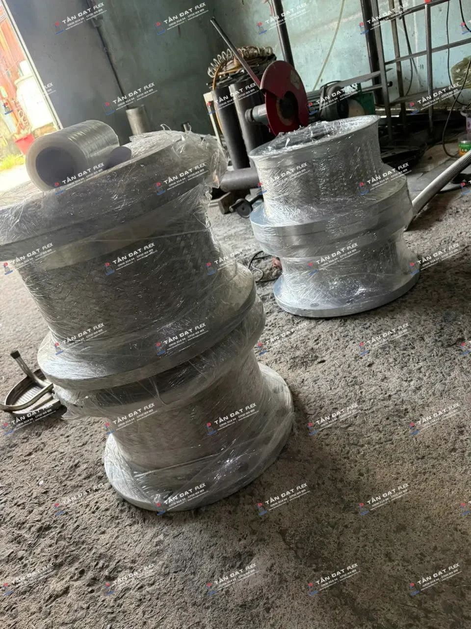 Khớp nối mềm inox 1 đầu mặt bích PN16 xoay DN300 L=300MM