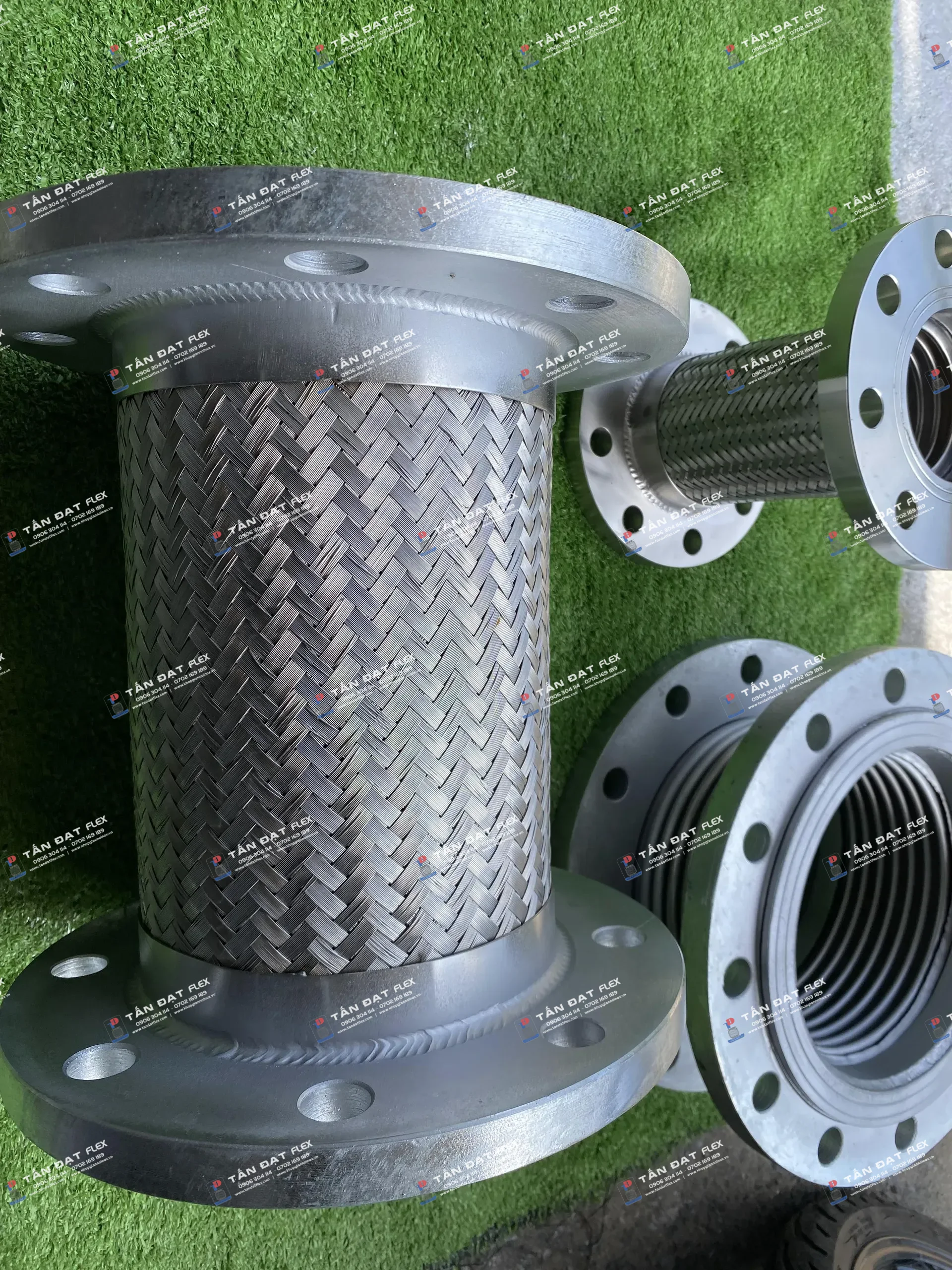 Stainless steel flanged flexible joint