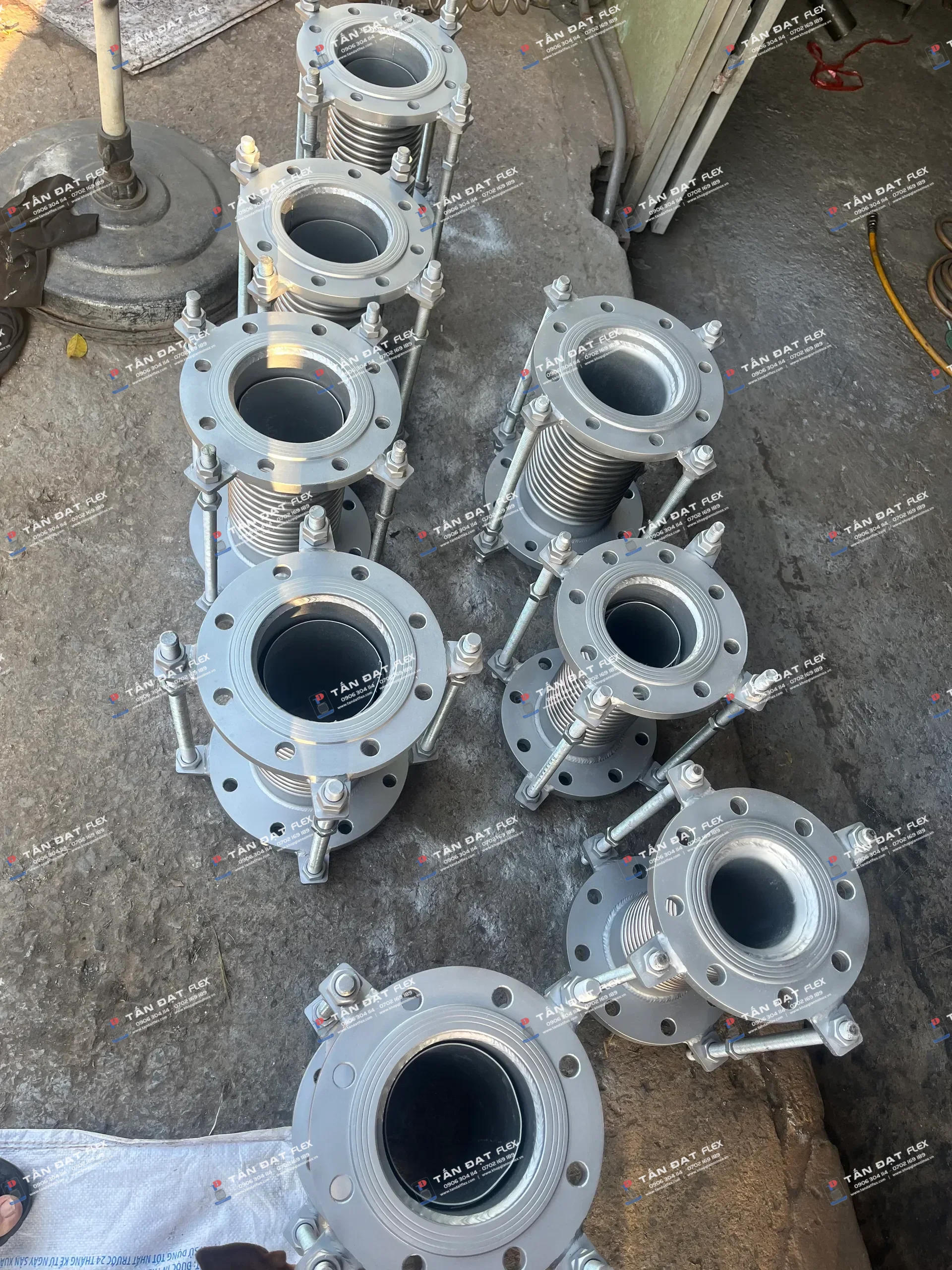 DN125 L=300mm 304 stainless steel pasty expansion joint with carbon steel PN16 flanged connection – image 3