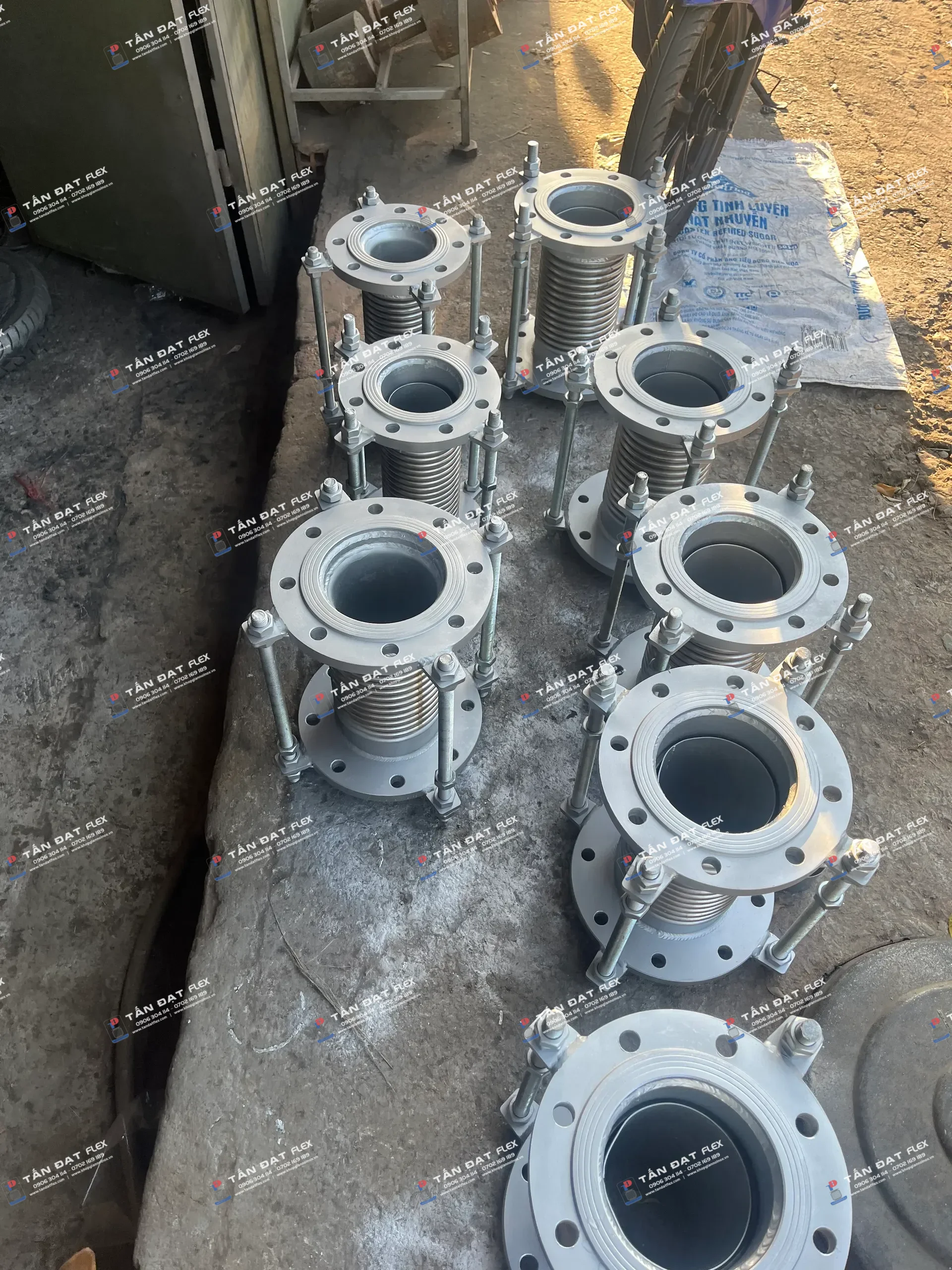 DN125 L=300mm 304 stainless steel expansion joint with PN16 carbon steel flange